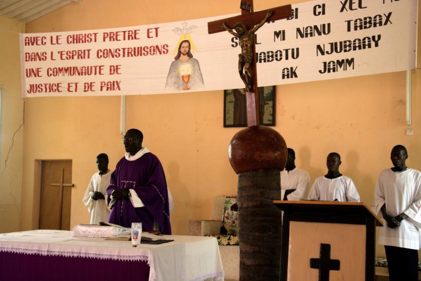 Die Hl. Messe wird in vielen Gottesdiensten in Stammessprache abgehalten.